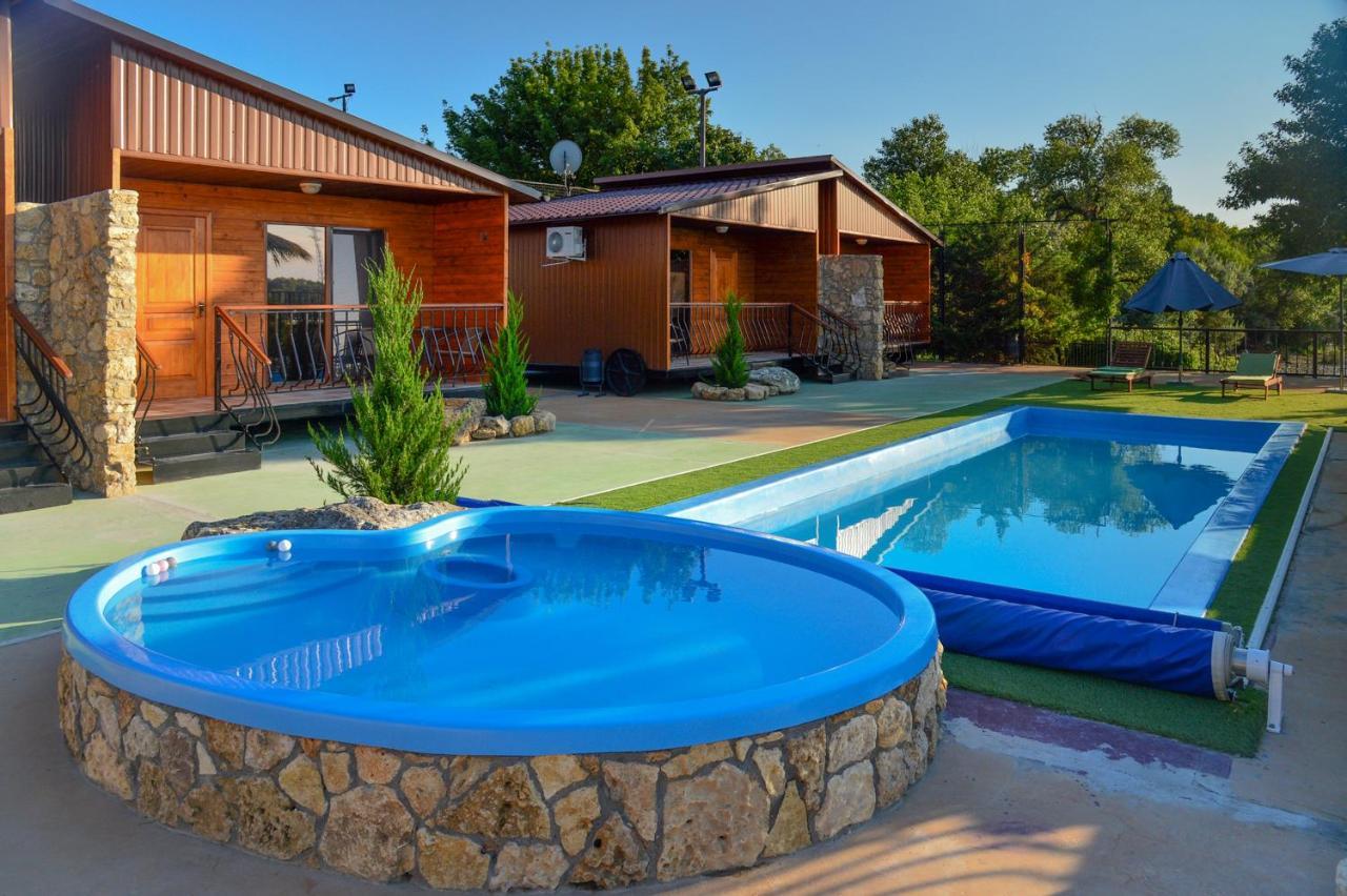 Holiday Village Katrin אורחן