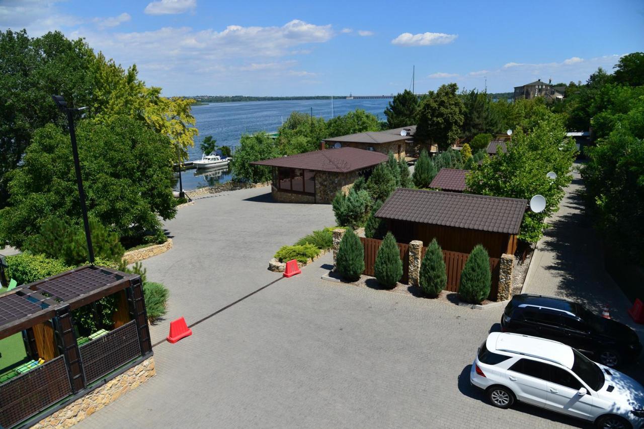 Holiday Village Katrin אורחן נובה קחובקה